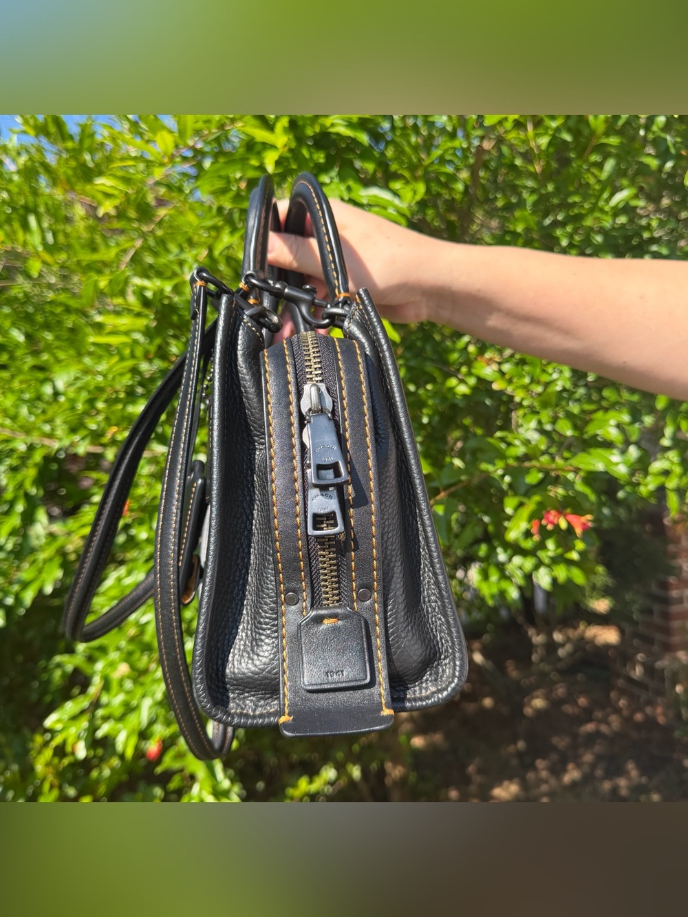 EUC Coach 1941 Black Leather Rogue Bag 25 54536 - Picture 6 of 12